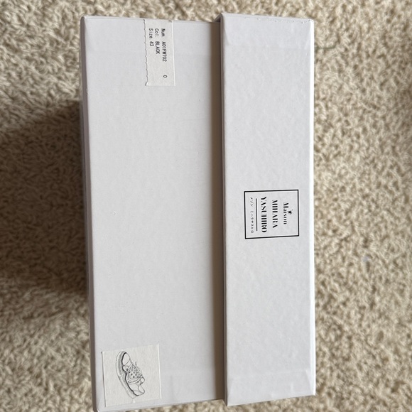 White Box - Picture 2 of 6